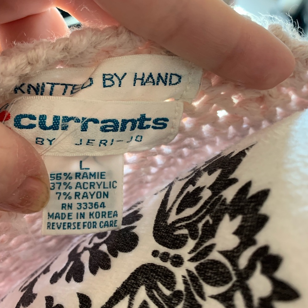 1980’s vintage hand knit sweater vest, size Lg. - Picture 5 of 6